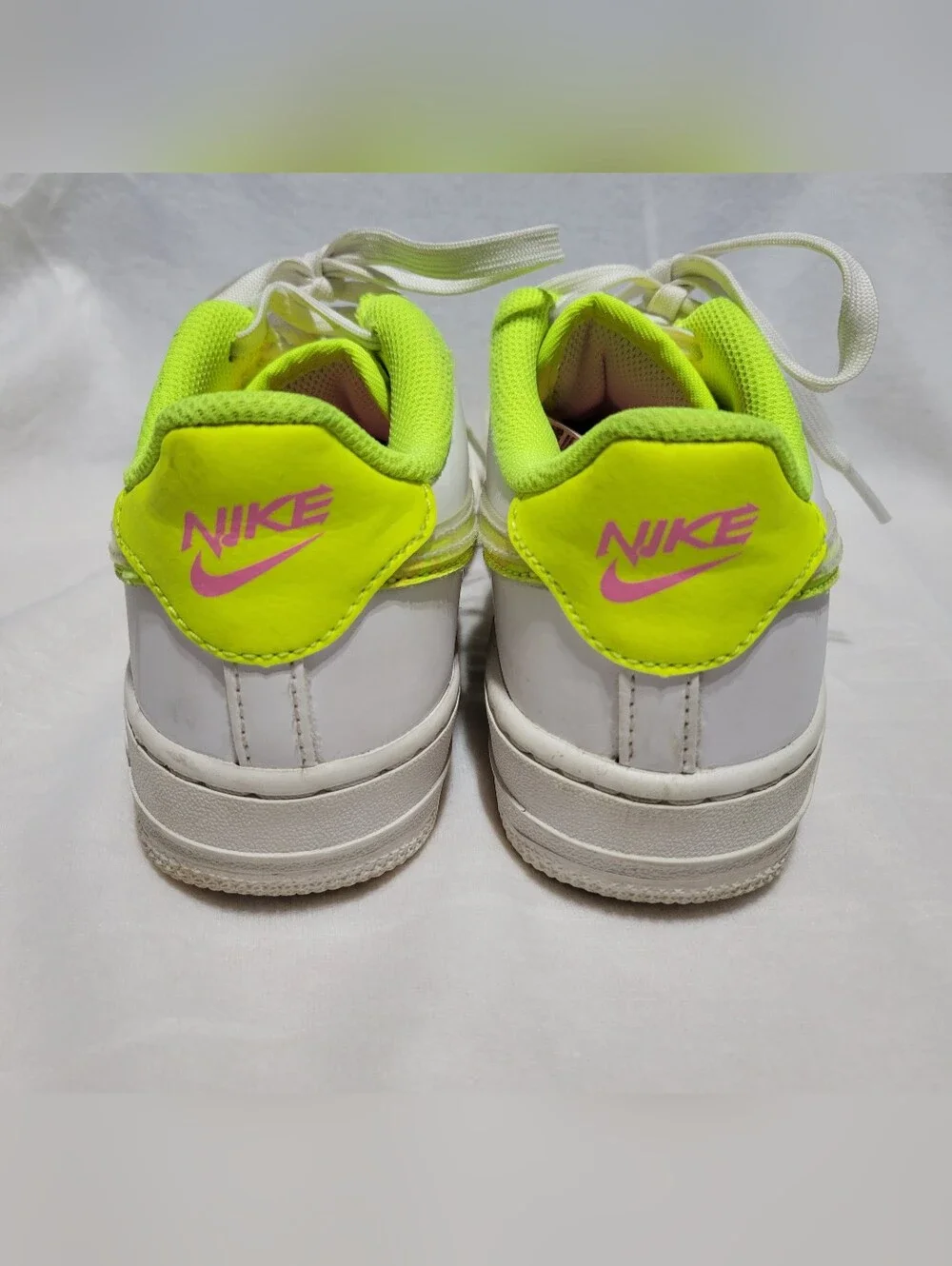 NIKE Air Force 1 LOW White Volt Sz Youth 3.5 No Box